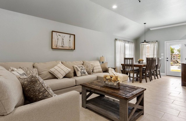 BEAUTIFUL NEW LAKESIDE COMMUNITY HOME