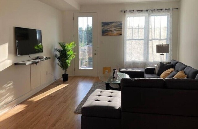 Beautiful Open concept 3 bedroom townhouse