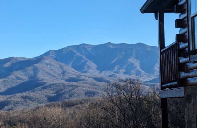 Beautiful Open Views, Very Private, Deck Gas Fireplace on all year & more!