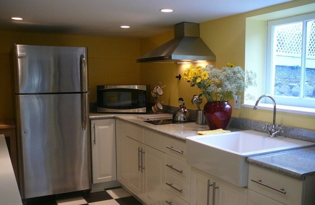 BEAUTIFUL ORINDA! YOUR HOME AWAY FROM HOME GROUND FLOOR FLAT WALK TO BART