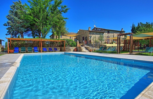 Beautiful private villa with private pool, A/C, WIFI, TV, patio, panoramic view, close to Montalcino