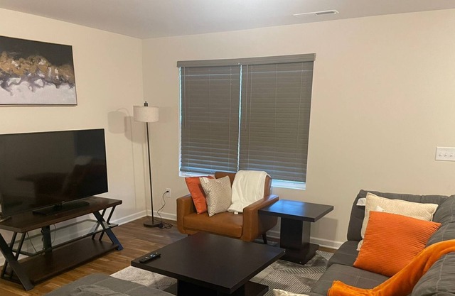 Beautiful Peaceful Home Close to Elon University