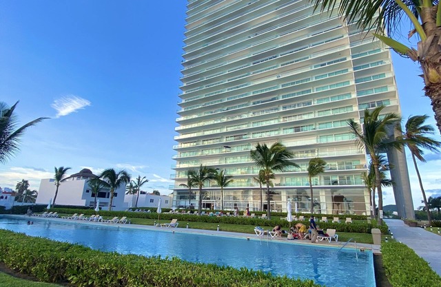 Beautiful Peninsula 3 Bedrooms Beachfront