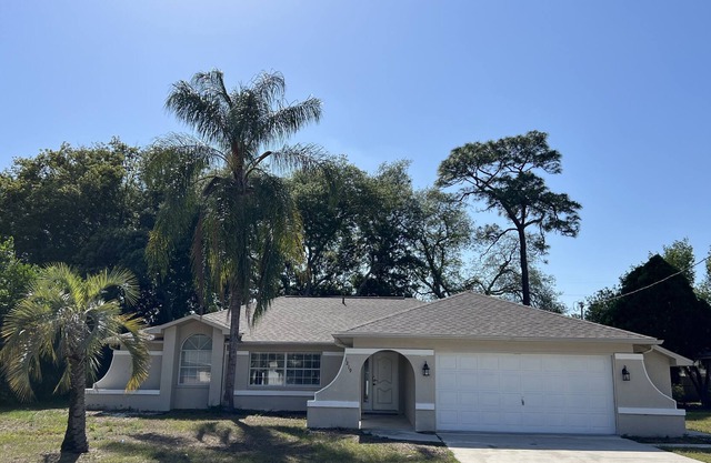 Beautiful pool home in Spring Hill FL