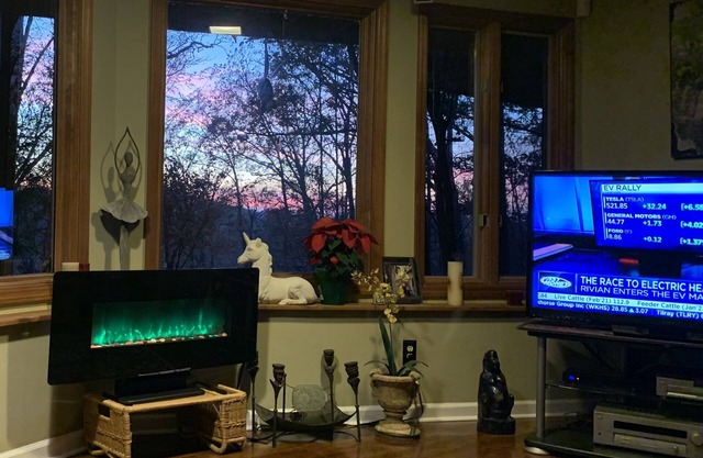 Beautiful private 2 bdrm apartment in a beautiful wooded setting