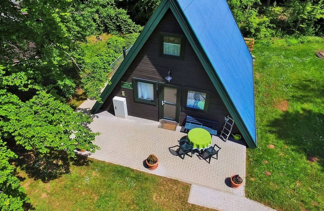 Beautiful private villa for 5 guests with WIFI, TV, patio and parking