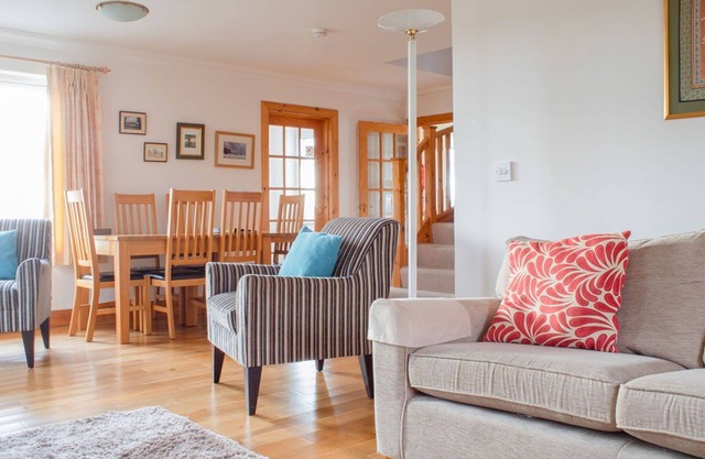 Beautiful private villa for 6 people with WIFI, TV, panoramic view and parking