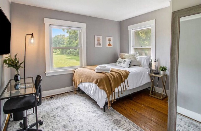 Beautiful Private Rm in Vine neighborhood, Cozy Bed