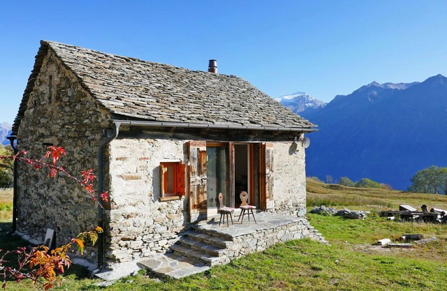 Beautiful private villa for 4 guests with WIFI, TV, terrace, pets allowed and parking