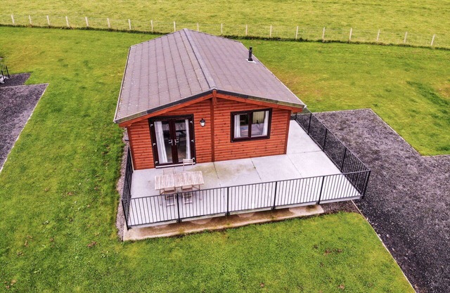 Beautiful private villa for 4 people with WIFI, TV, balcony and pets allowed