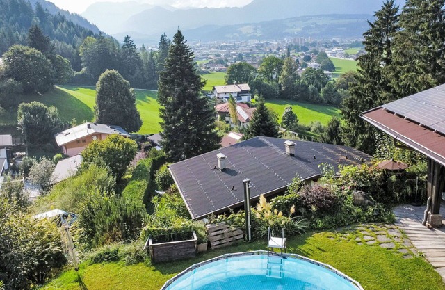 Beautiful private villa for 10 guests with private pool, hot tub, WIFI, TV, terrace and parking