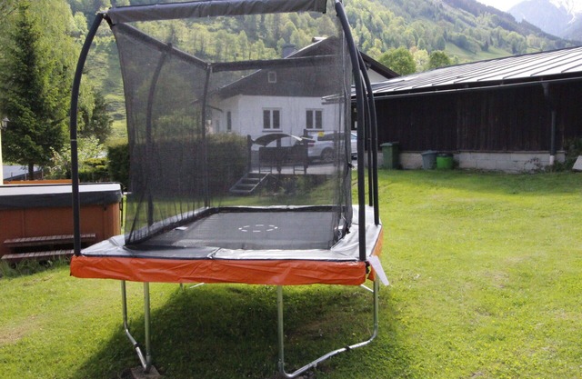 Beautiful private villa for 22 people with WIFI, TV, terrace, pets allowed and parking