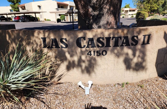 Beautiful, remodeled, furnished, 2/2 condo in Phoenix/Paradise Valley AZ.