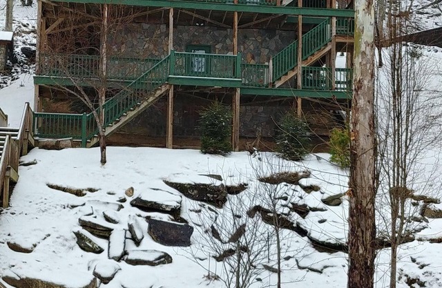 Beautiful River Front Cabin-Piney Creek, NC