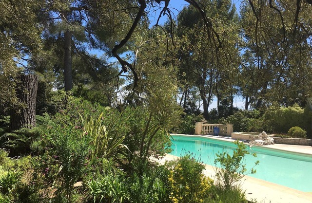 Beautiful stone bastide for 8 people with Mediterranean garden and pool