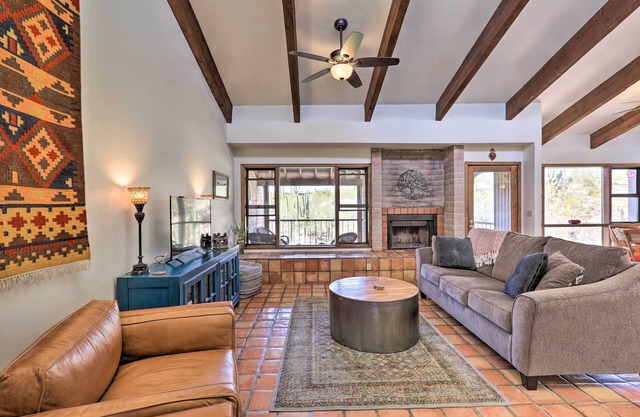 Beautiful 'Saguaro Vista' w/Mountain Views!