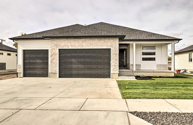 Beautiful Salt Lake City Home with Huge Yard!