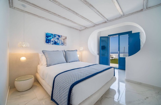 Beautiful Santorini Villa | 2 Bedrooms | Villa Journey | Private Pool & Magical.