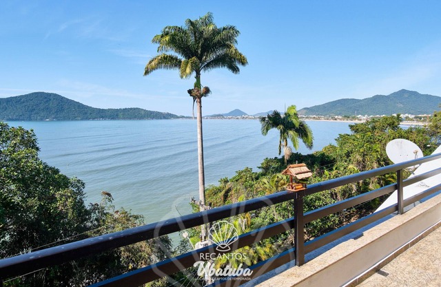 Beautiful sea view in 2 bedroom apartment in the center of Ubatuba, 50m from the beach