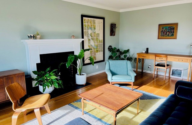 Beautiful & spacious 3bd/2 bath with Bay views close to park and BART