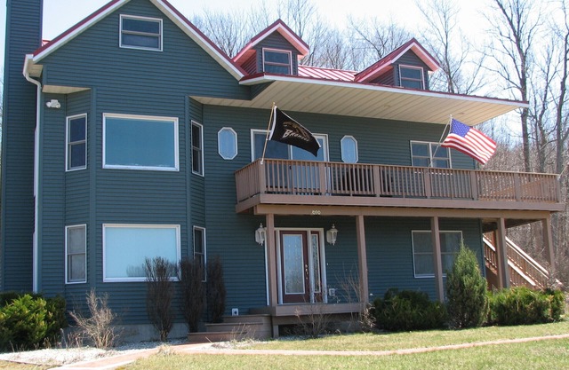 Beautiful, spacious, clean, and tranquil. The perfect up north vacation!