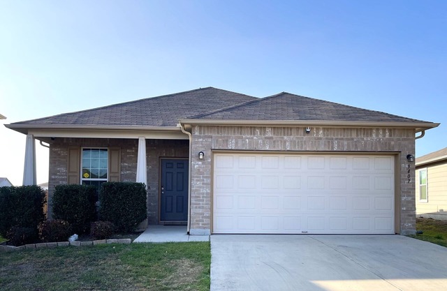 Beautiful Spacious Family Home!