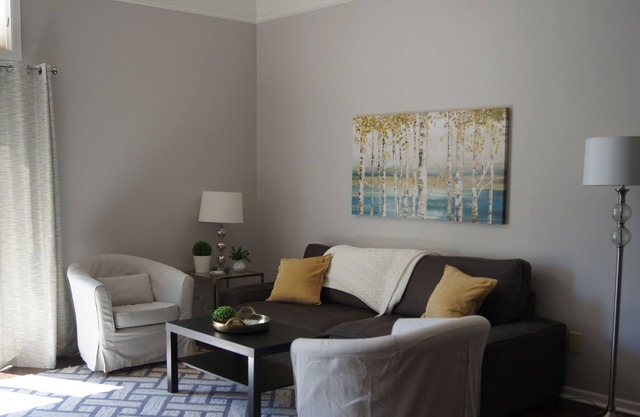 Beautiful Spacious Townhome w/ 2 Car Garage Close To Everything!