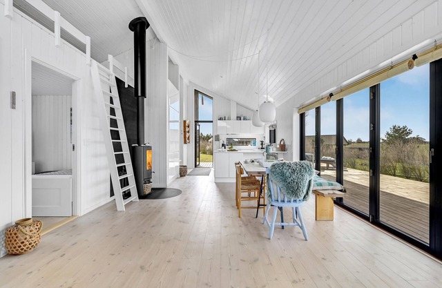 Beautiful, spacious vacation cottage in the north of Zealand.