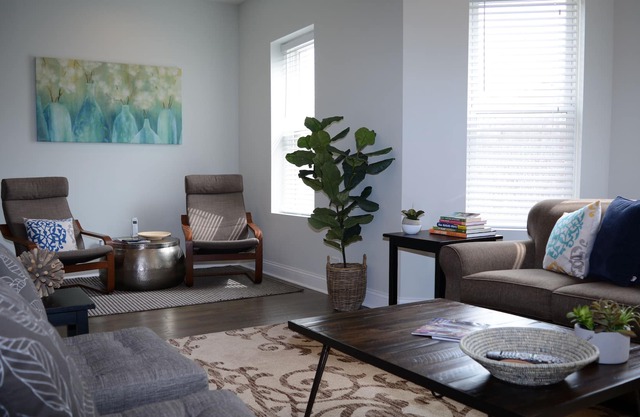 Beautiful, Spotless 4000 sqf House near Wrigley/Cubs, Lake, Nightlife, Groceries