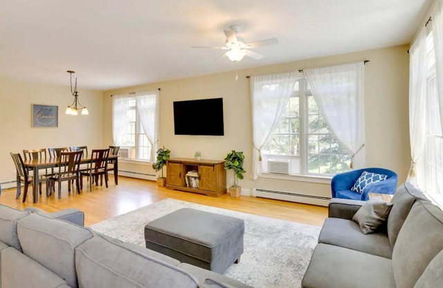 Beautiful Stay in Downtown Freeport
