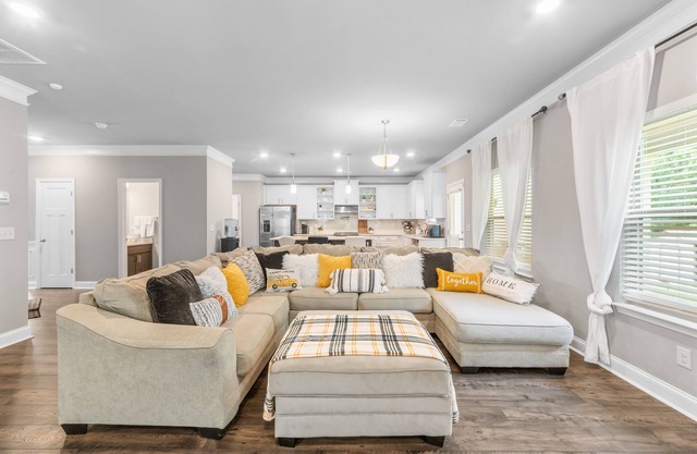 Beautiful Stylish Masterpiece in Buford!n