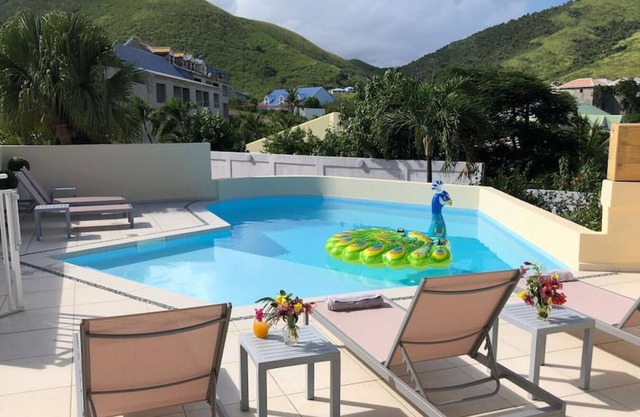 Beautiful suite s8, pool, sea view, pinel Island