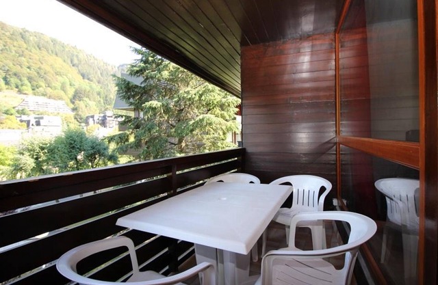 Beautiful T3 Duplex with Balcony, Wifi and Parking 300m from Center