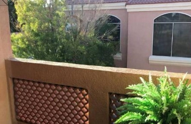Beautiful Three bedroom Condo in Henderson