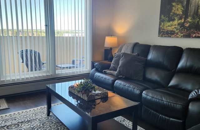 Beautiful Two Bedroom Condo At Checkmate Condominiums - Great Central Location!