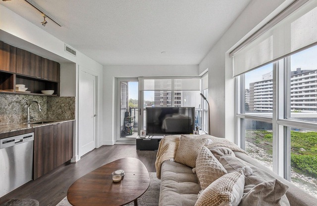 Beautiful two bedroom unit located in the Islington Village neighbourhood.