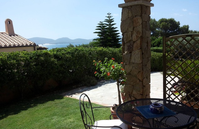 Beautiful two-room apartment in a villa with air conditioning