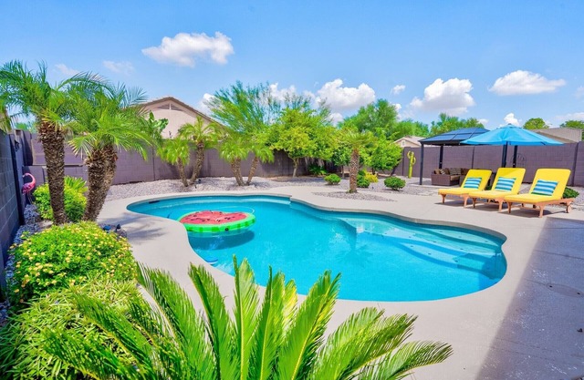 Beautiful Vacation Home with a Pool!