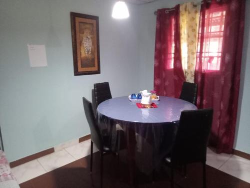 Beautiful villa for singles, couples, families and groups cozy stay