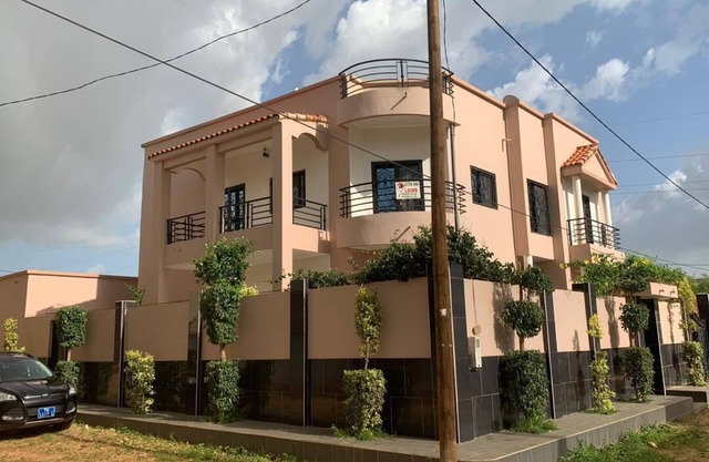 Beautiful Villa Nassima Fully furnished air-conditioned rooms with janitor available