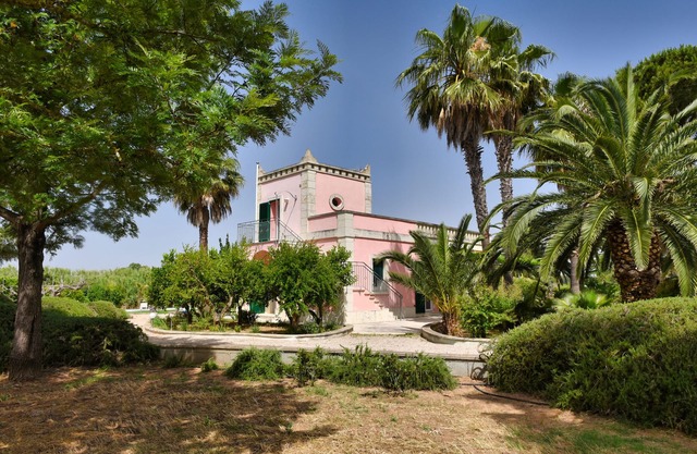 Beautiful Villa with pool in the green of Salento, 110 sqm, quiet and luxurious