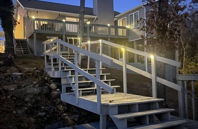 Beautiful Water Front Homes With Lake/Dock Access