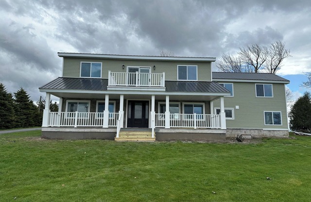 ~Beautiful Waterfront Family Getaway: Immerse Yourself in Nature's Beauty!~