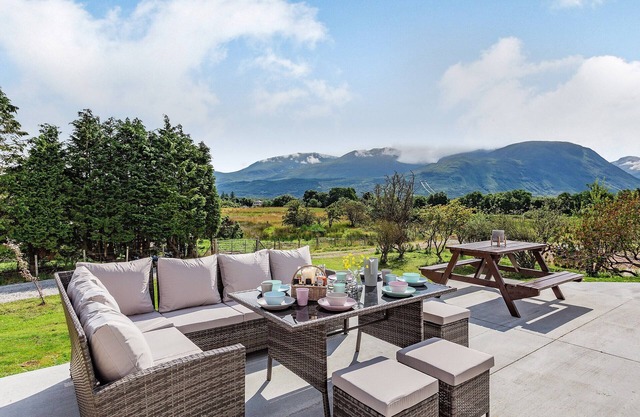 Beautifully presented detached bungalow with stunning views of Ben Nevis.
