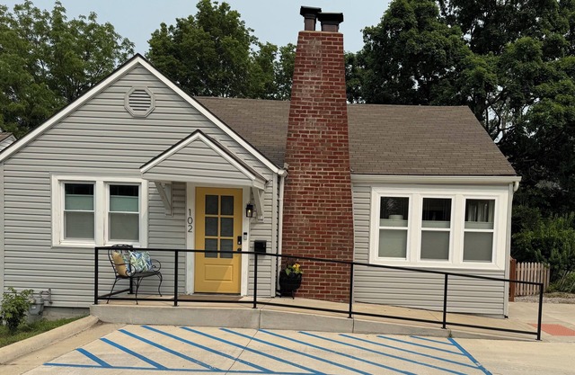 Beautifully remodeled historic home steps away from downtown Lee's Summit, MO