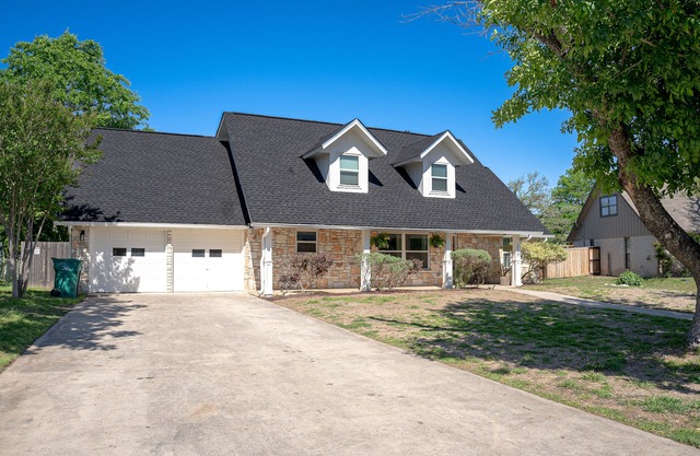 Beautifully remodeled Boerne Charm home located minutes from downtown