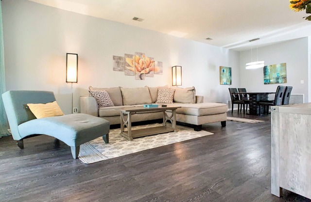 BEAUTIFULLY RENOVATED CONDO IN LEGENDS GOLF RESORT