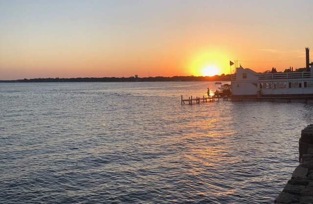 Beautifully renovated home in the heart of Clear lake