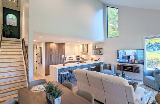 Beautifully Renovated Townhome - Steps to Park City Mountain Resort!