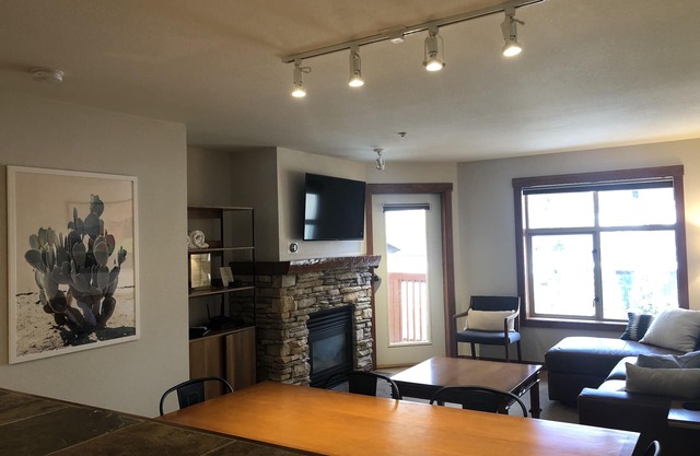 Beautifully Updated Ski-in/Ski-out Condo (Top Floor)